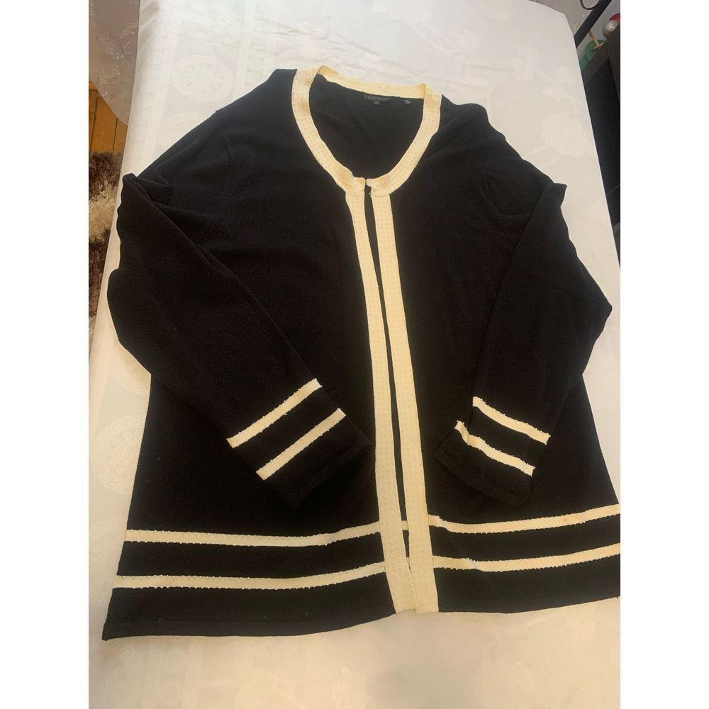 Yuka woman plus size 2X set a vest and cardigan